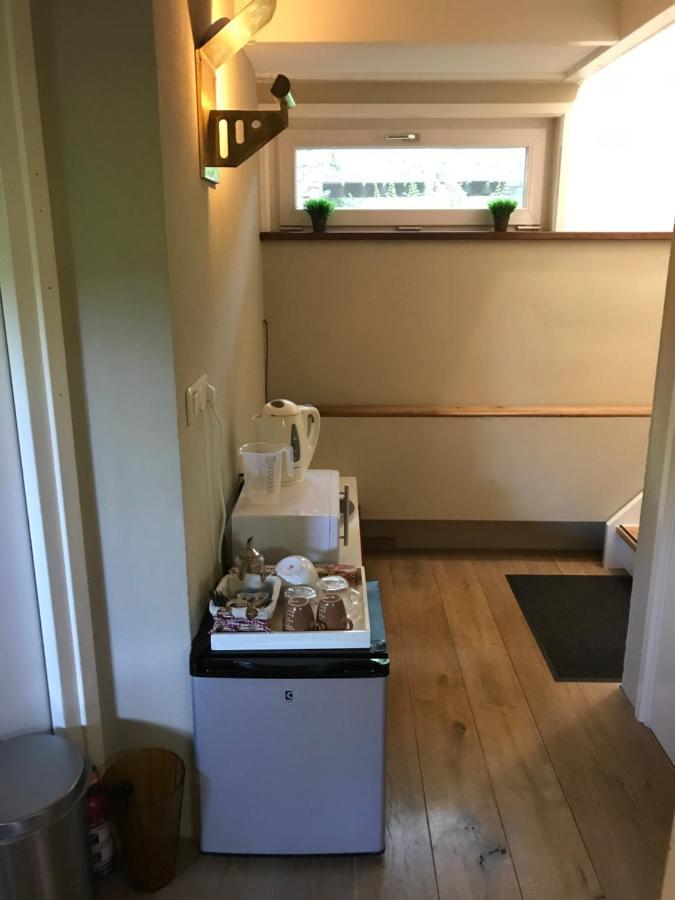 Benedenverdieping In Woonboot Met Tuinterras Utrecht Ngoại thất bức ảnh